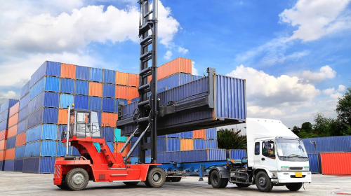 Five Advantages of Using a Freight Forwarder